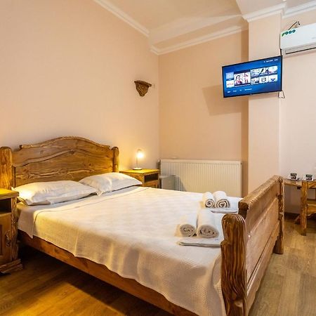 Hotel Phasis Koetaisi Buitenkant foto