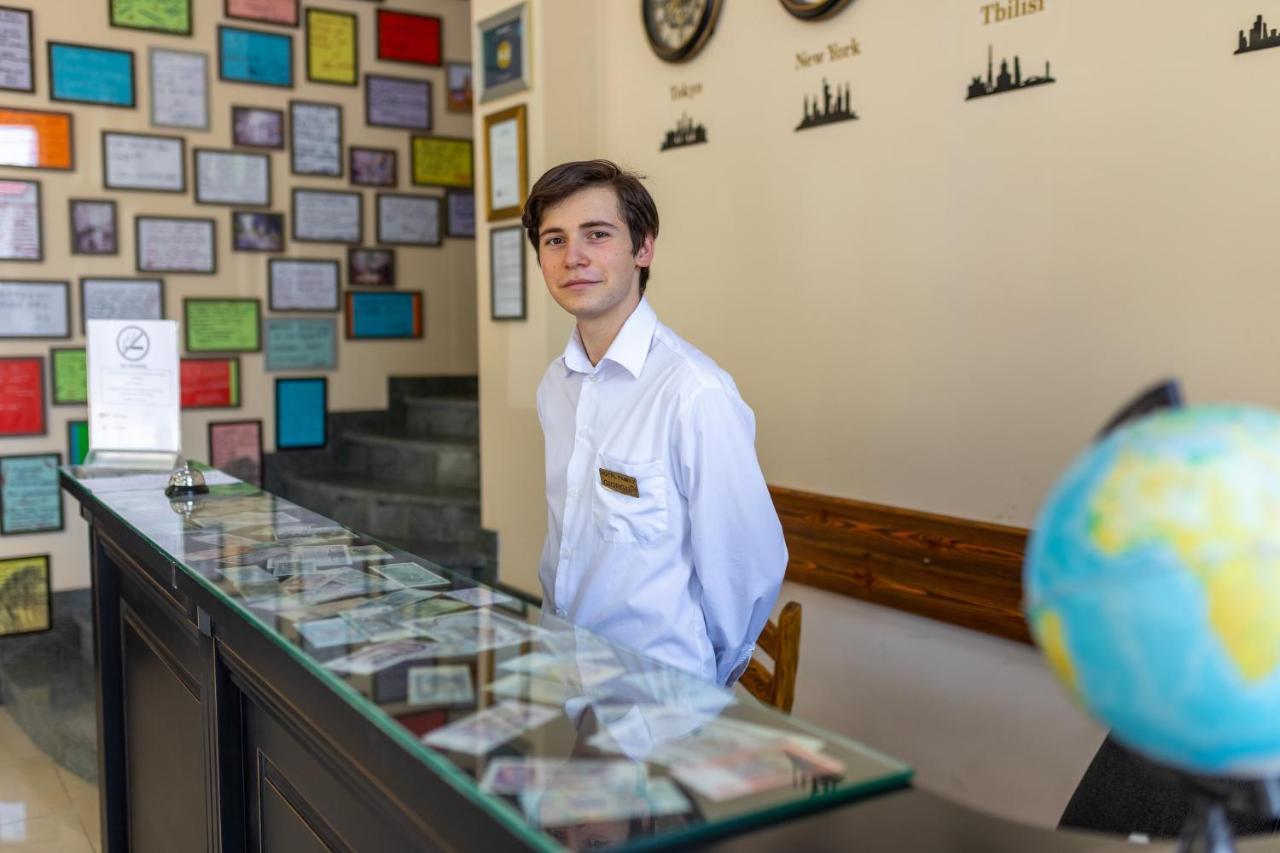 Hotel Phasis Koetaisi Buitenkant foto