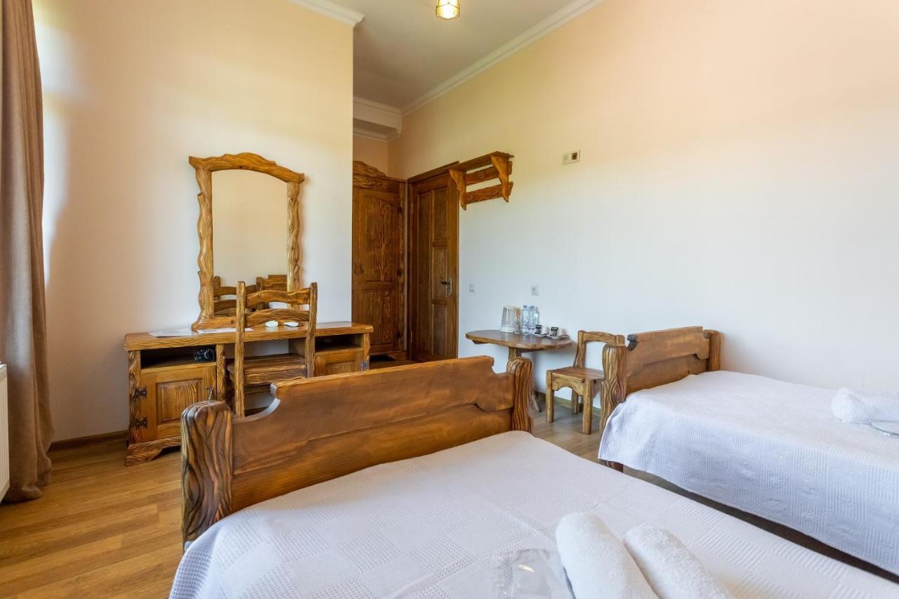 Hotel Phasis Koetaisi Buitenkant foto