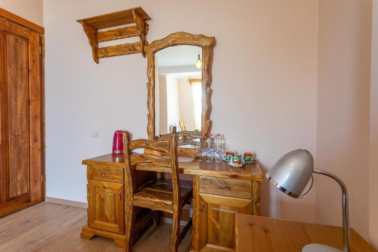 Hotel Phasis Koetaisi Buitenkant foto