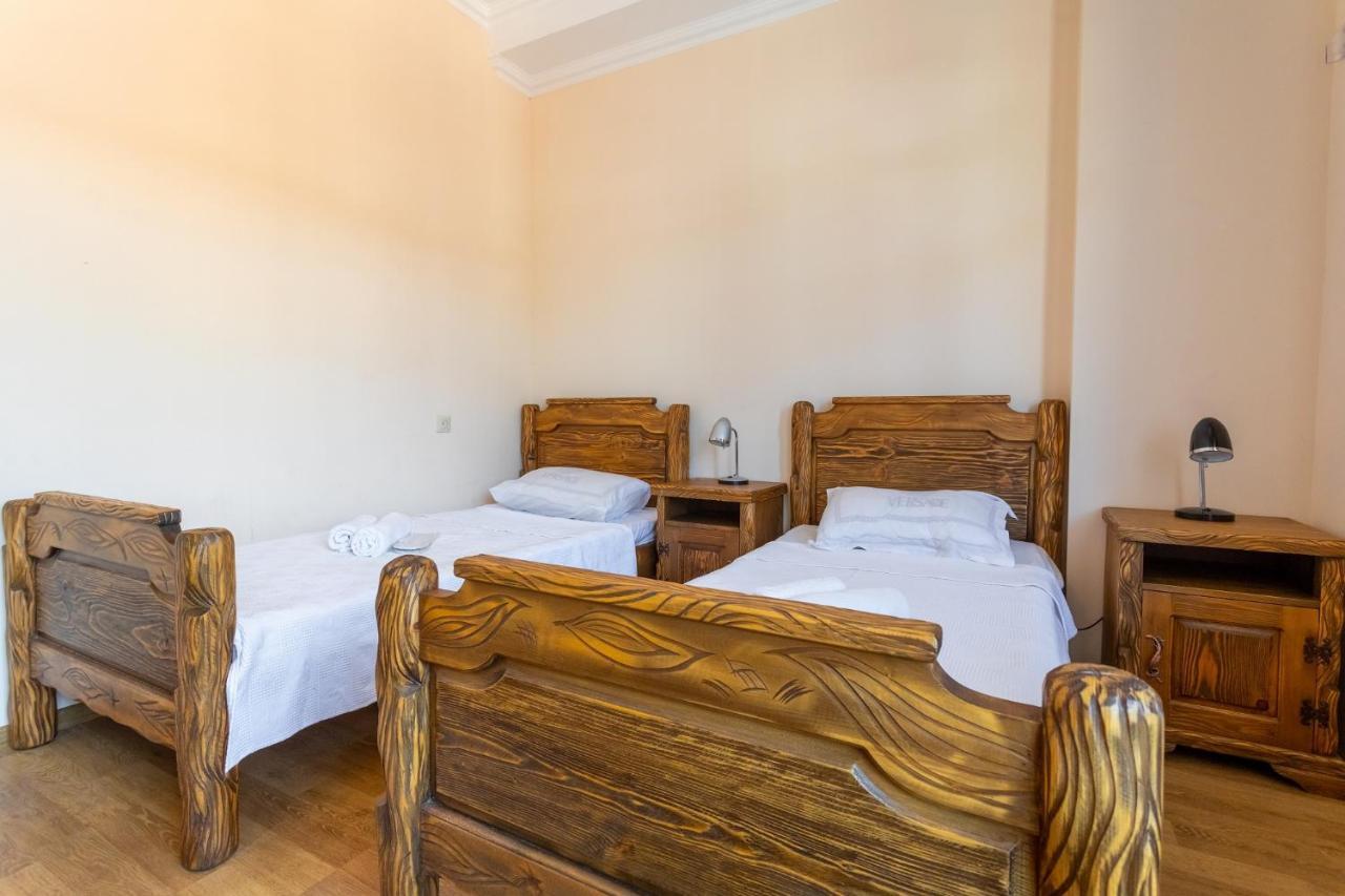 Hotel Phasis Koetaisi Buitenkant foto