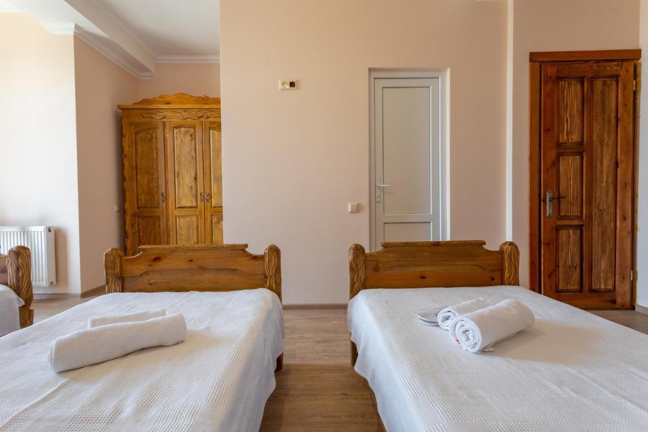 Hotel Phasis Koetaisi Buitenkant foto