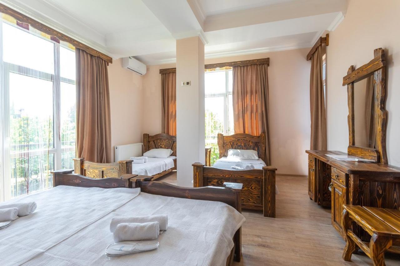 Hotel Phasis Koetaisi Buitenkant foto