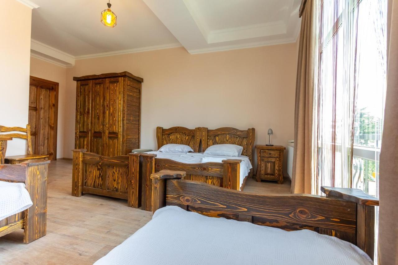 Hotel Phasis Koetaisi Buitenkant foto