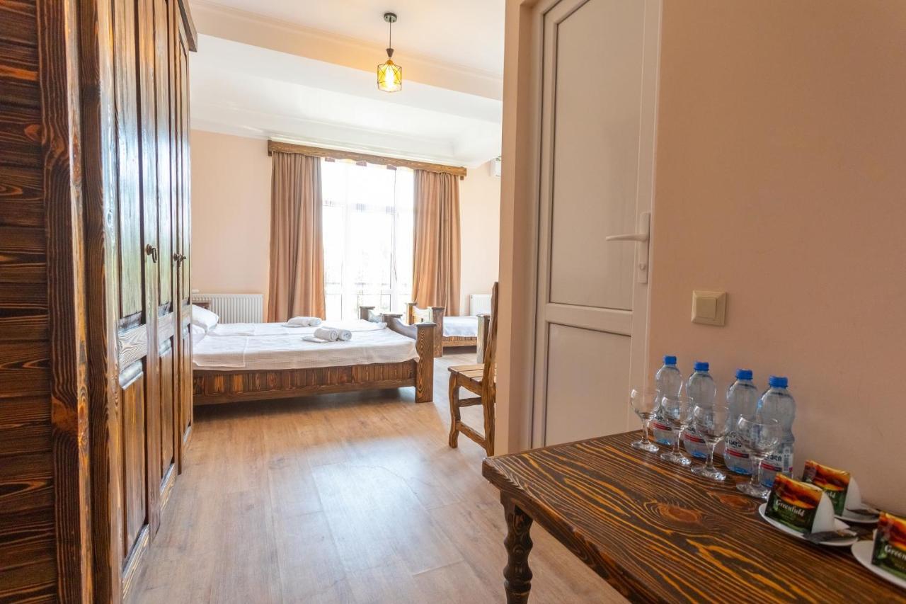 Hotel Phasis Koetaisi Buitenkant foto
