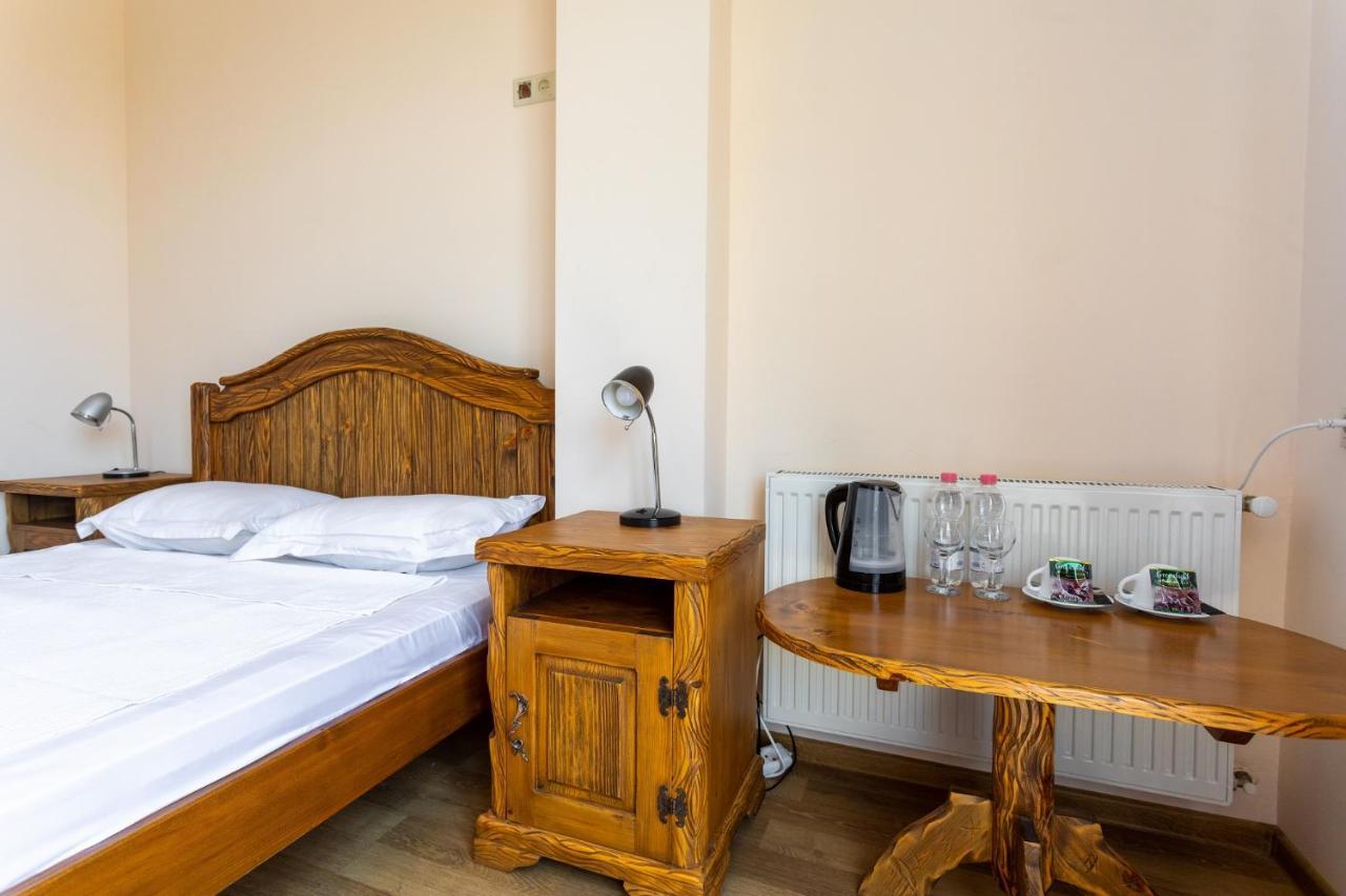 Hotel Phasis Koetaisi Buitenkant foto