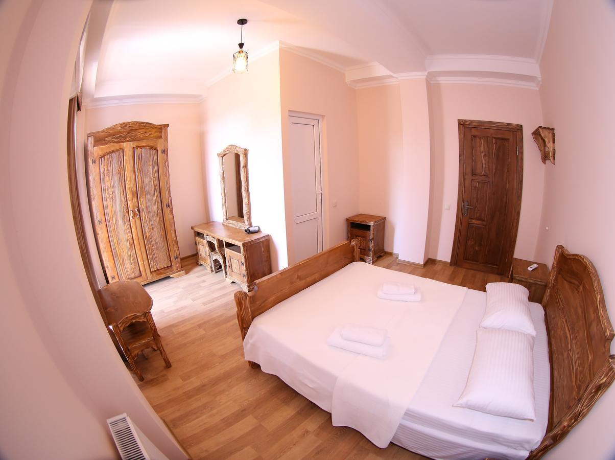 Hotel Phasis Koetaisi Buitenkant foto
