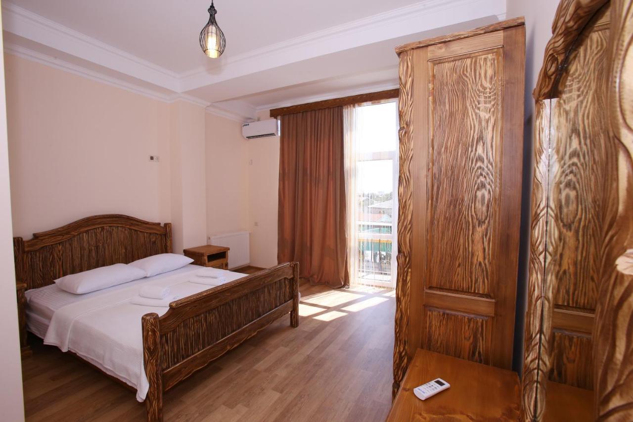 Hotel Phasis Koetaisi Buitenkant foto