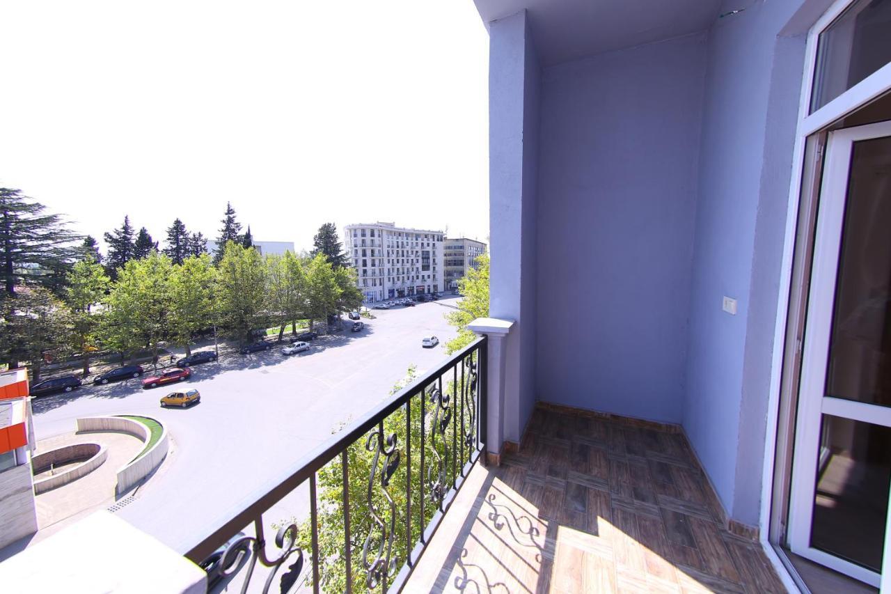 Hotel Phasis Koetaisi Buitenkant foto